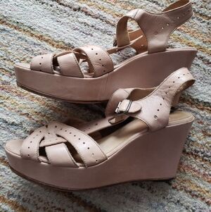 Women's Barneys CoOp Tan Platform Wedge T-STRAP Sandals EU 41 /US 10